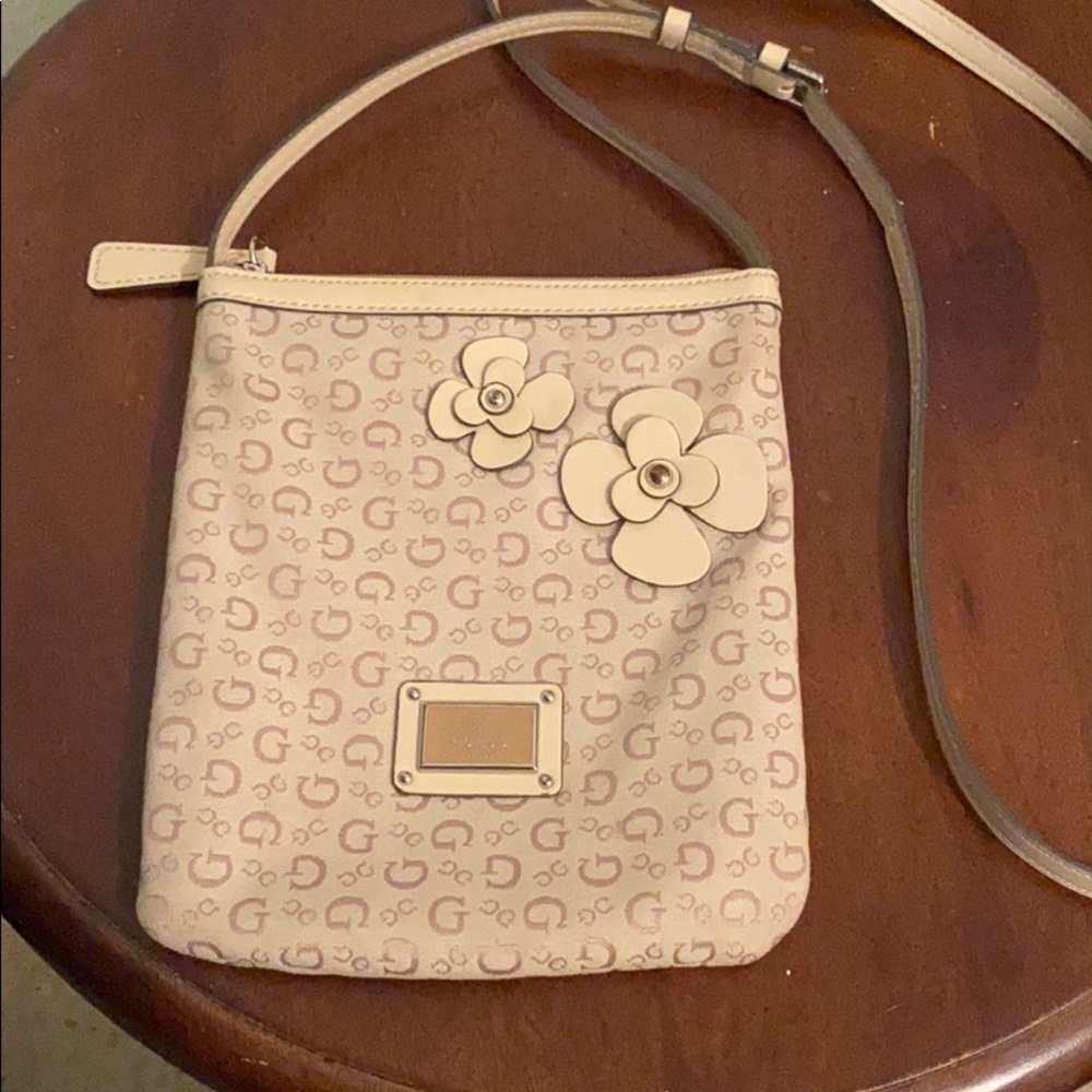Guess cream crossbody bag